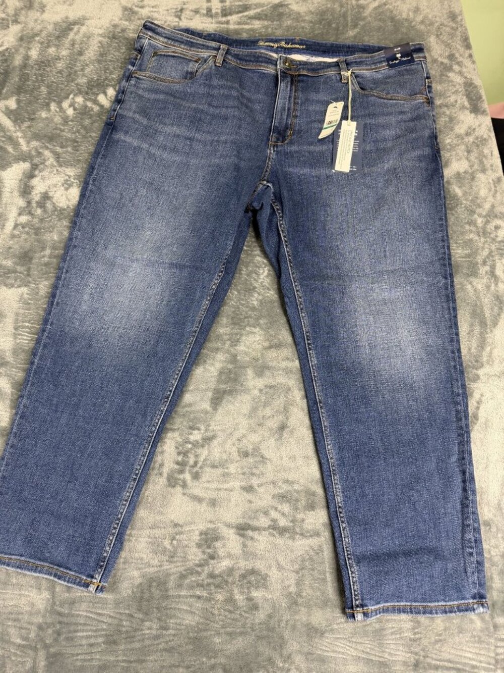 Tommy Bahama Indigo Palms Mens Jeans 46x30 Medium Wash Denim Relaxed Fit NWT